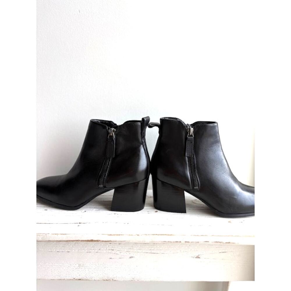 Blondo Waterproof Leather Ankle Boots Womens 7.5 Black Double Zip Minimalist